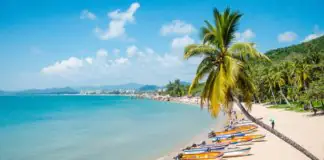 Are there dangerous sharks, poisonous jellyfish, snakes and scorpions on Hainan Island?