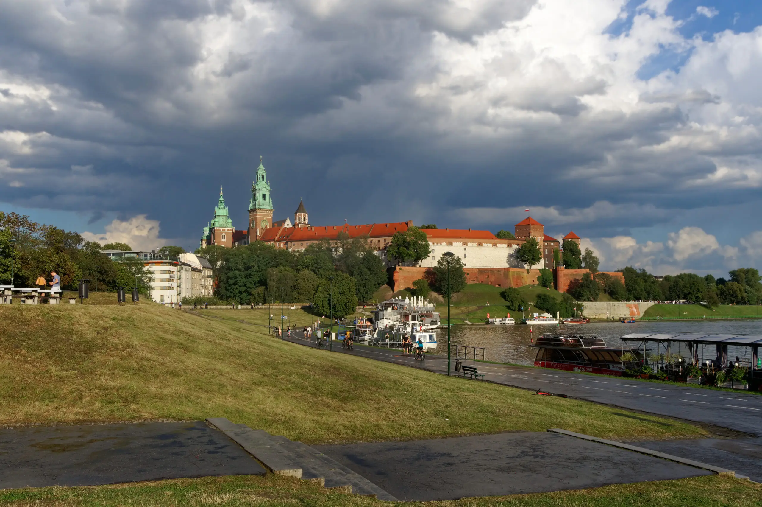 Wawel Castle and Cathedral above the Vistula in Kraków.