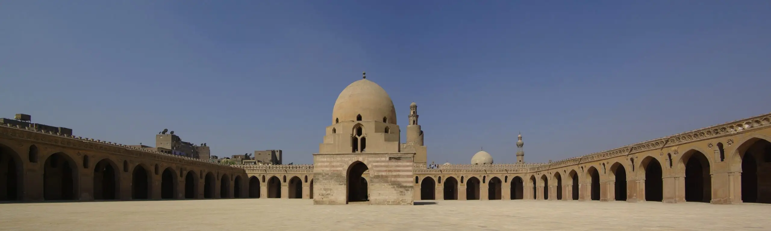 A great medieval mosque in Islamic Cairo