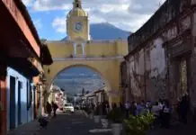 Santa Catalina arch with Volcán de Agua behind, Antigua Guatemala